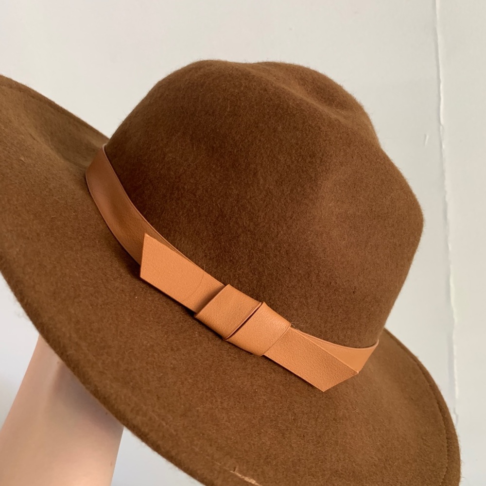 BROWN WESTERN STYLE HAT